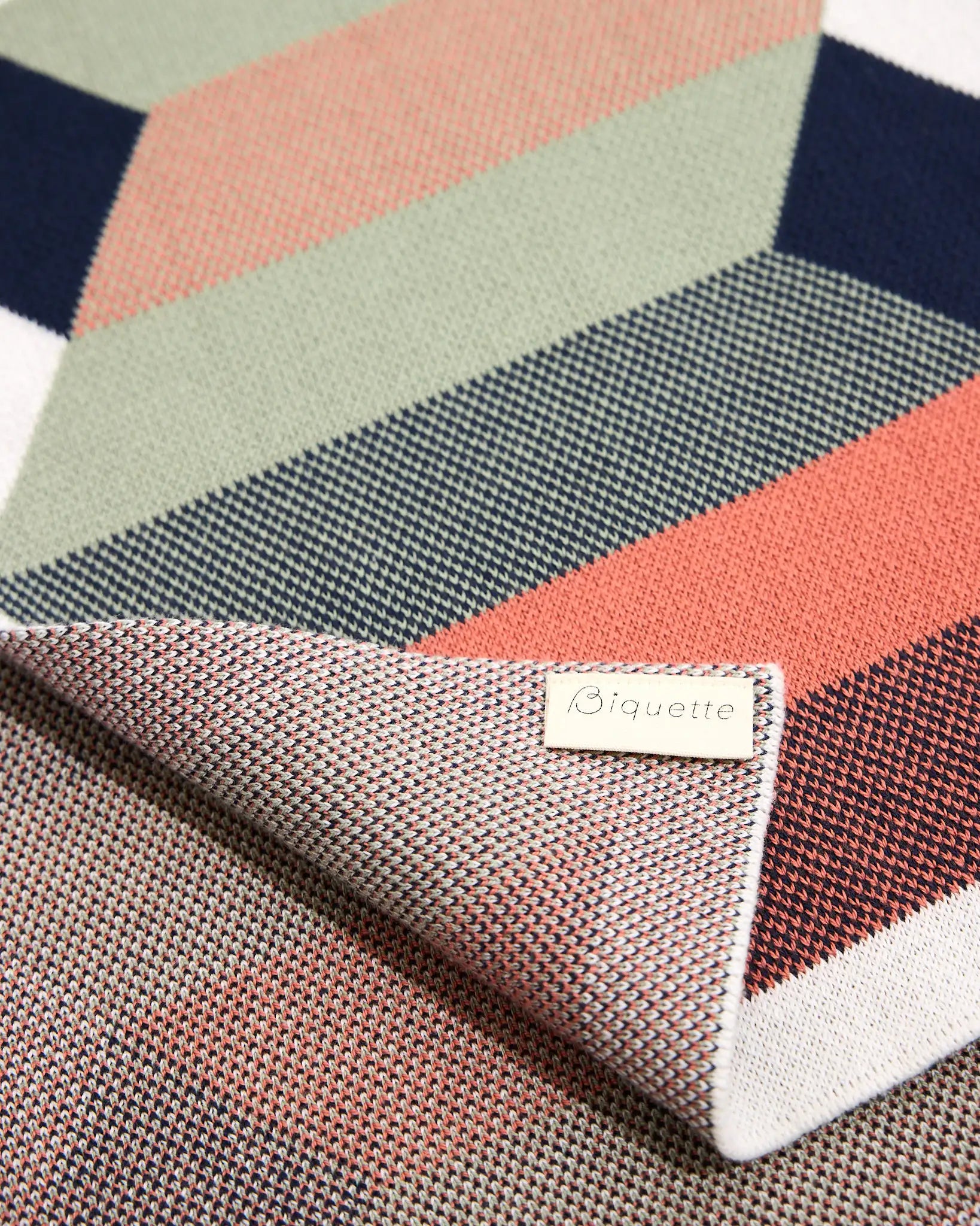 Outside In Scarf - Biquette