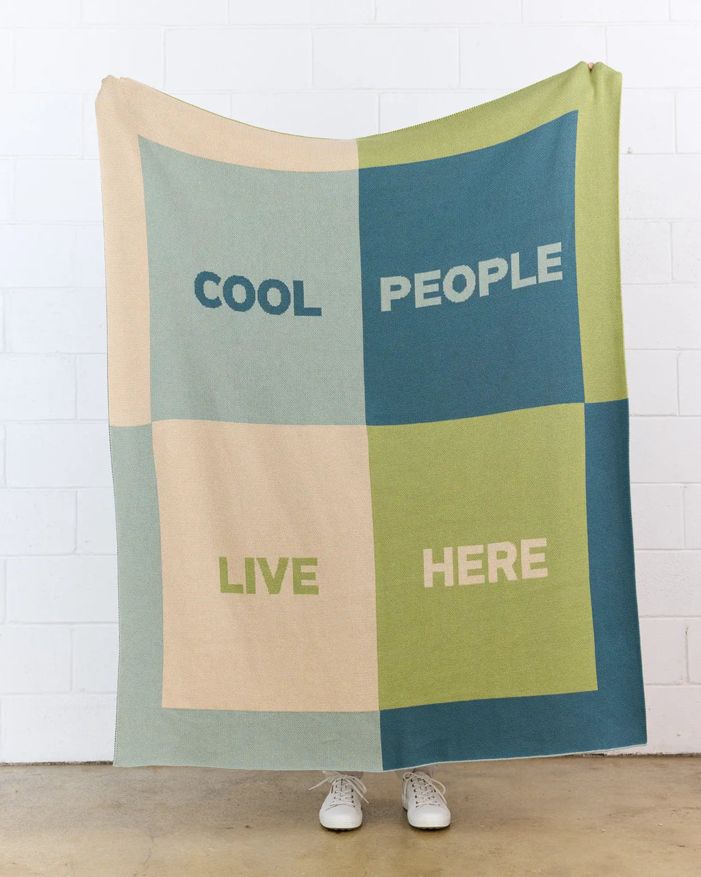 Cool People Live Here - Throw Blanket - Biquette