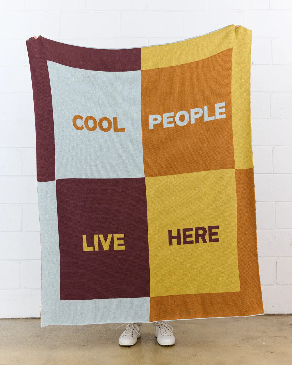 Cool People Live Here - Throw Blanket - Biquette