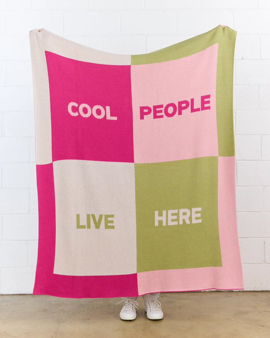 Cool People Live Here - Throw Blanket - Biquette
