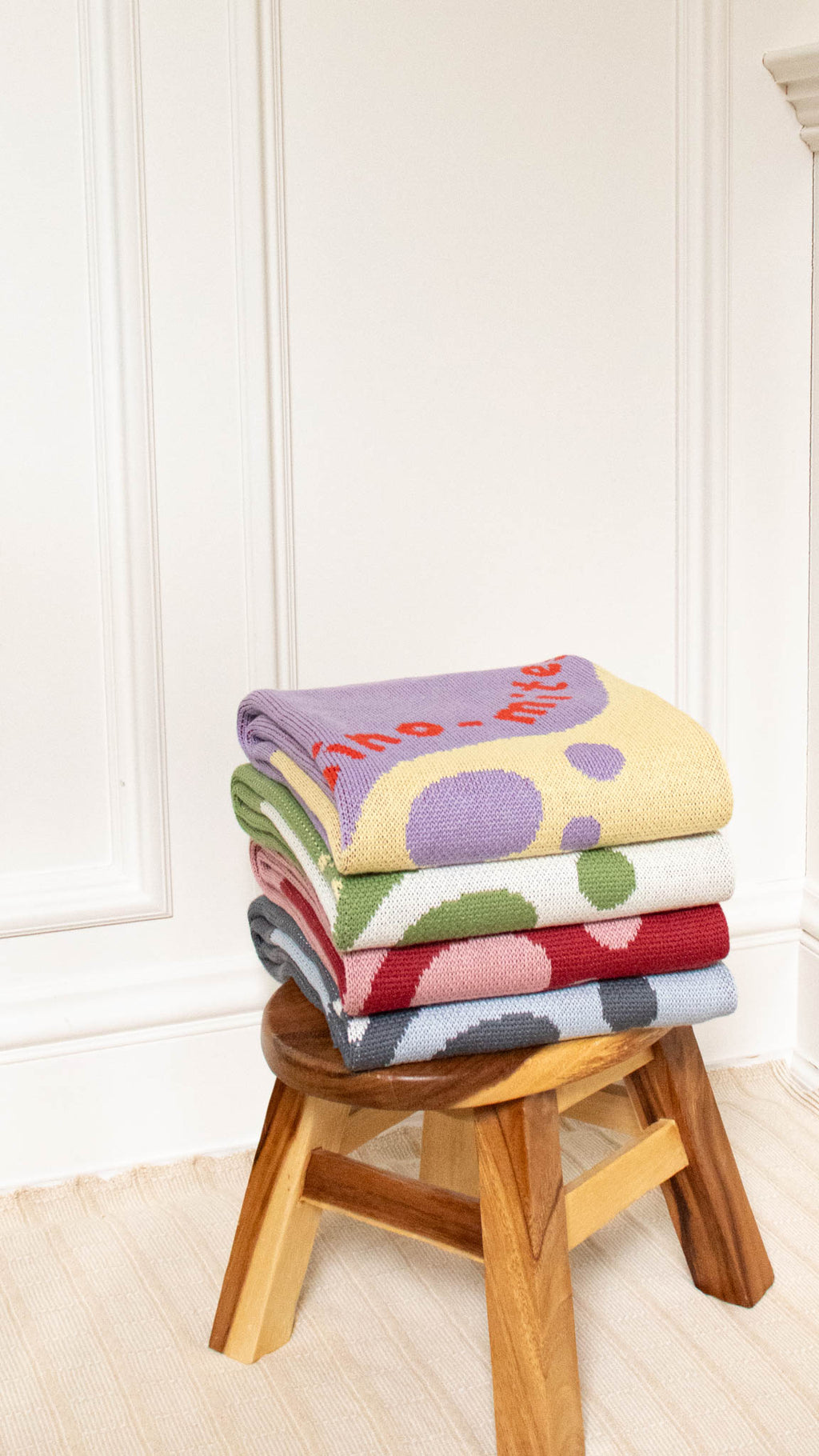 Friendly Giant Knit Mini Blanket