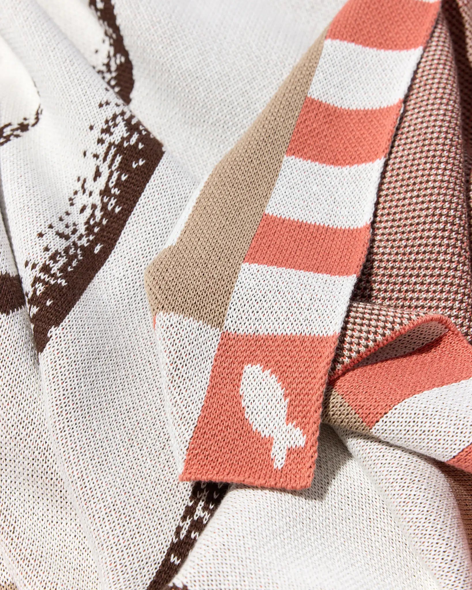 Lovebirds - Throw Blanket - Biquette