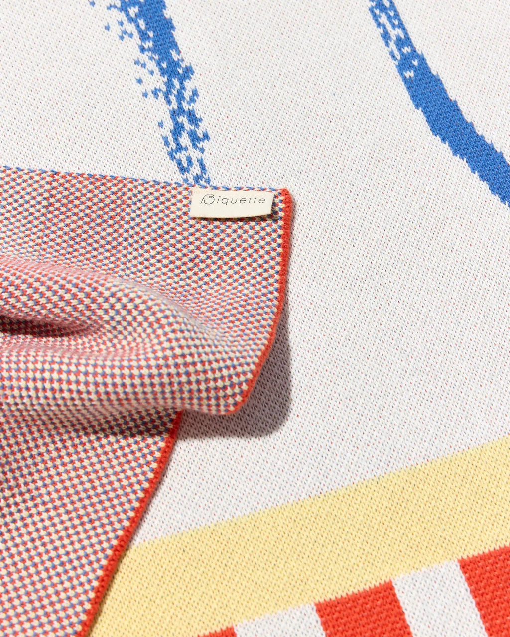 Lovebirds - Throw Blanket - Biquette