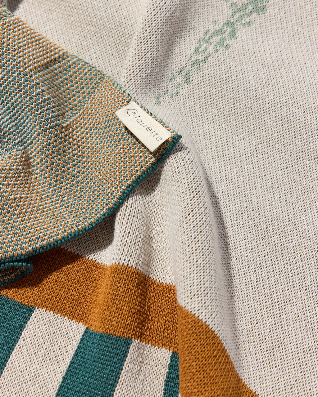 Lovebirds - Throw Blanket - Biquette