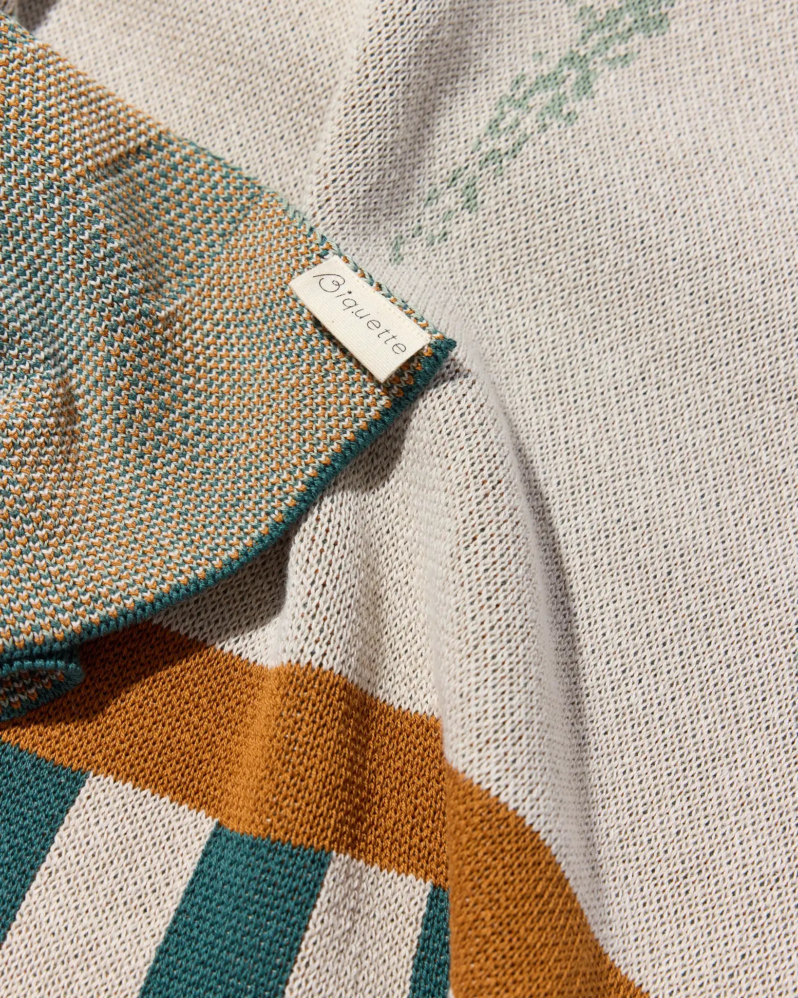 Lovebirds - Throw Blanket - Biquette